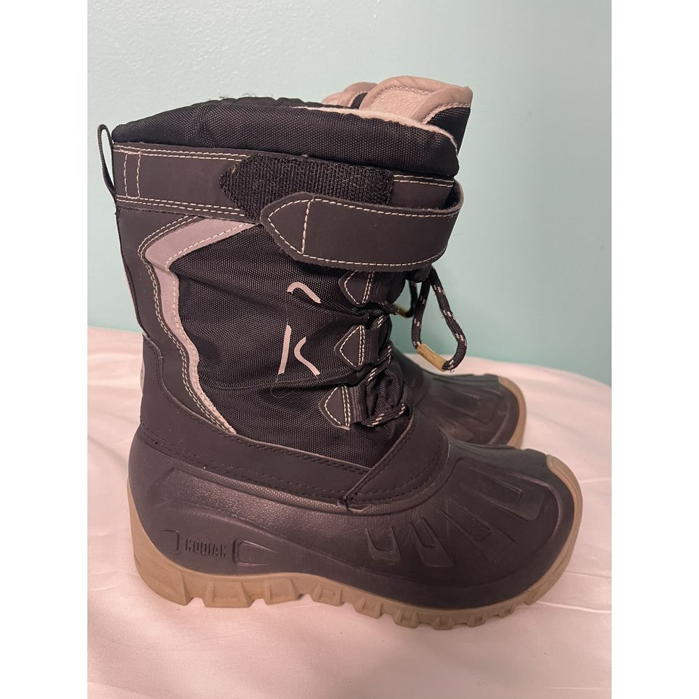 Kodiak GLO Waterproof Duck Boots‎ Kids Size 4 Reflective Lock Lace Pull On